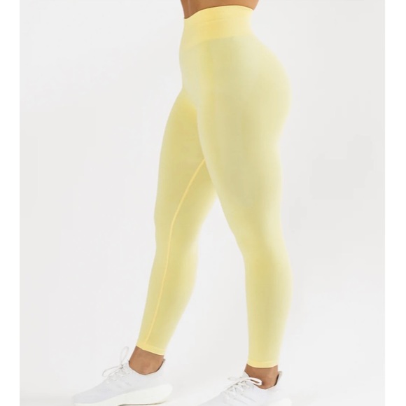 Alphalete Amplify Leggings - Picture 3 of 4